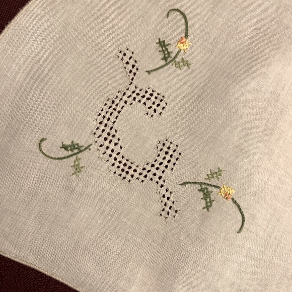 🌸 Vintage Hand-Embroidered Linen Tablecloth from Poland - Picture 6 of 6